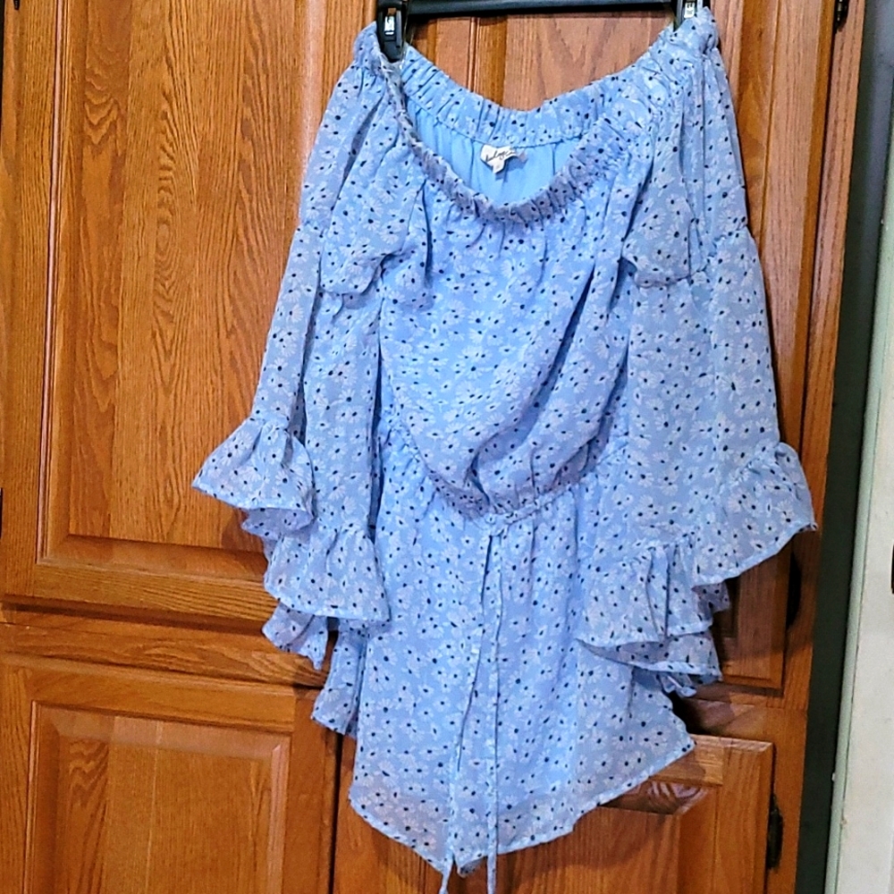Sweet summer romper, only worn once!